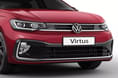 Chrome and black accents at the front on the grille as well as the bumper on the 2022 VW Virtus. Chrome and black accents at the front on the grille as well as the bumper on the 2022 VW Virtus.