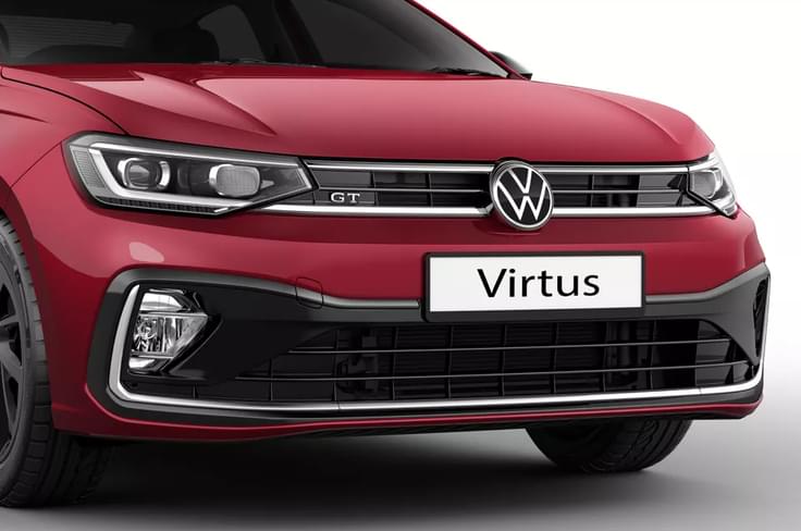 Chrome and black accents at the front on the grille as well as the bumper on the 2022 VW Virtus. Chrome and black accents at the front on the grille as well as the bumper on the 2022 VW Virtus.