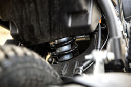 The Scram 411 has a link-type monoshock with 180mm wheel travel.