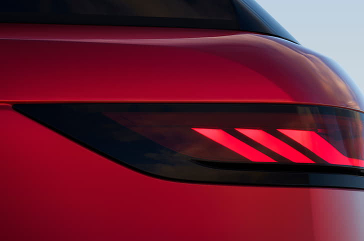 2022 Range Rover Sport taillamp closeup.