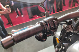 Keeway K-Light 250V switchgear.