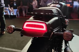 Keeway K-Light 250V rear view.