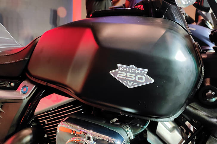 20L fuel tank on the Keeway K-Light 250V.