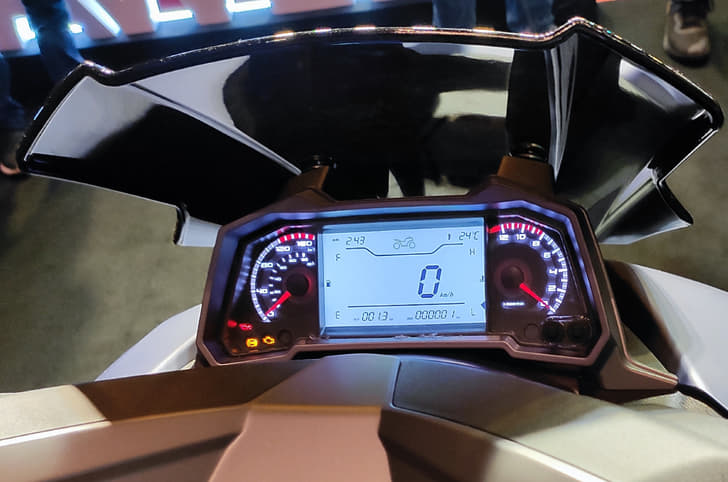 Keeway Vieste 300 instrument cluster.