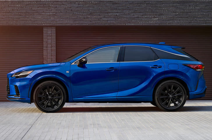 2022 Lexus RX side profile