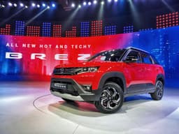 Maruti Suzuki Brezza launch front quarter 