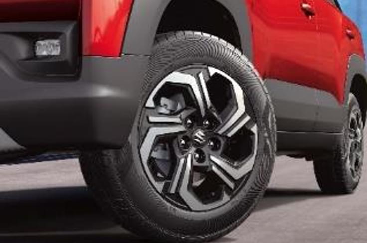 Maruti Suzuki Brezza alloy wheels Maruti Suzuki Brezza alloy wheels
