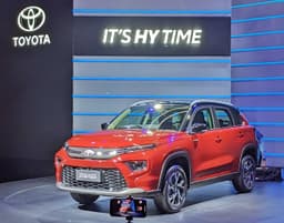 2022 Toyota Hyryder front quarter