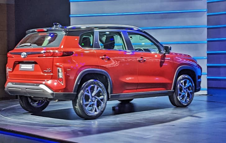 2022 Toyota Hyryder rear quarter