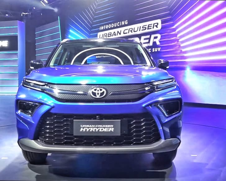 2022 Toyota Hyryder front