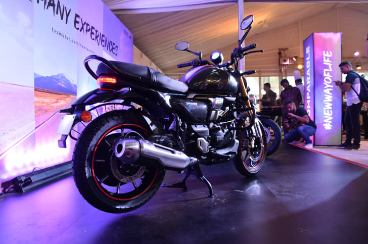 The standout element at the rear of the Ronin is the sleek slit-like LED tail-lamp.