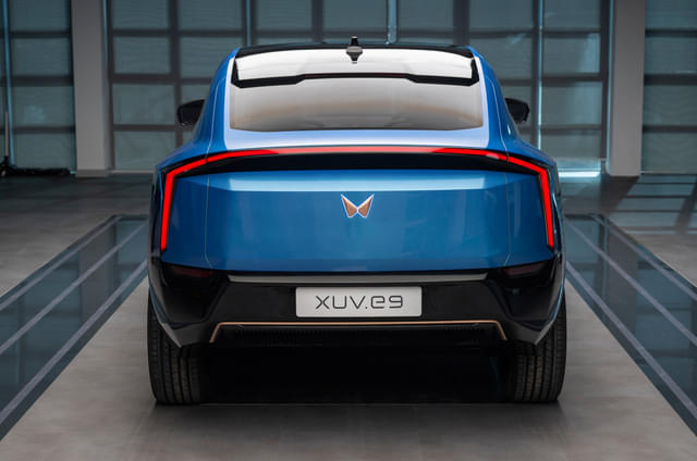 Rear View Image - 464