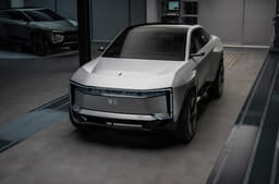 Mahindra BE.09 front quarter 