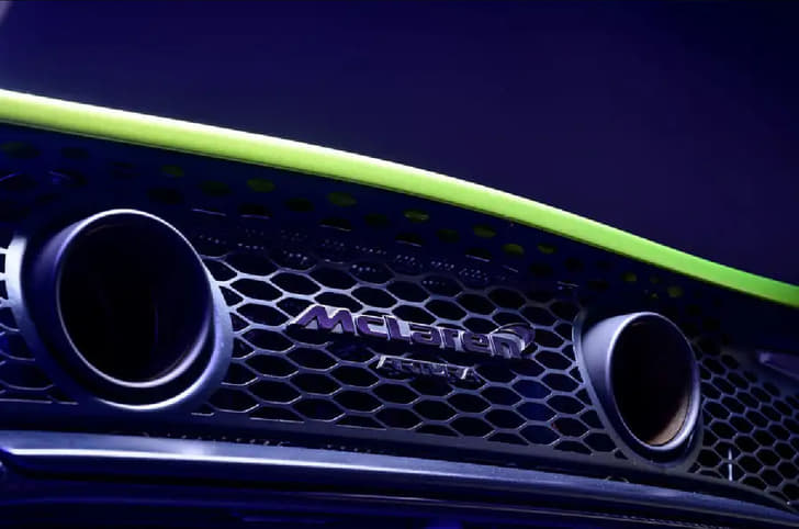 McLaren Artura exhausts