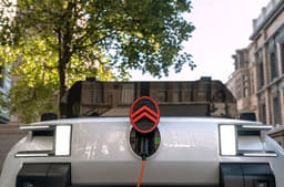 Citroen Oli charging 