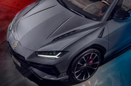 Lamborghini Urus Front Right Three Quarter