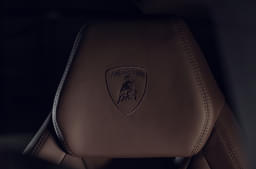 Lamborghini Urus Front Row Seats