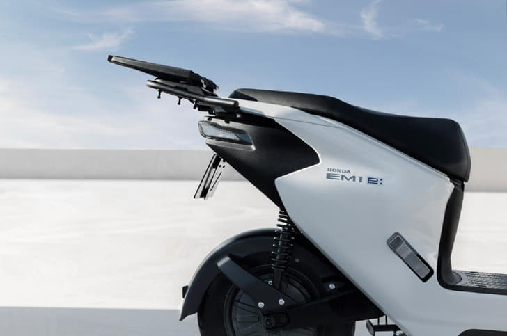 Luggage rack will be quite handy to transport a bag.