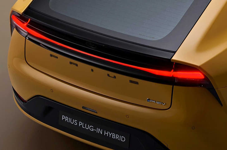 2022 Toyota Prius LED light bar