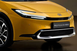 2022 Toyota Prius headlights