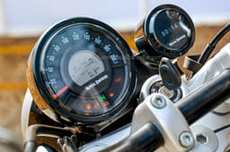 Royal Enfield Super Meteor 650 instrument cluster