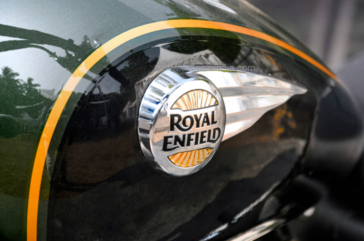 Royal Enfield Super Meteor 650 tank emblem.