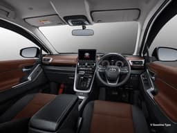 Toyota Innova Hycross interior 