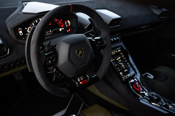 Lamborghini Huracan Sterrato interior
