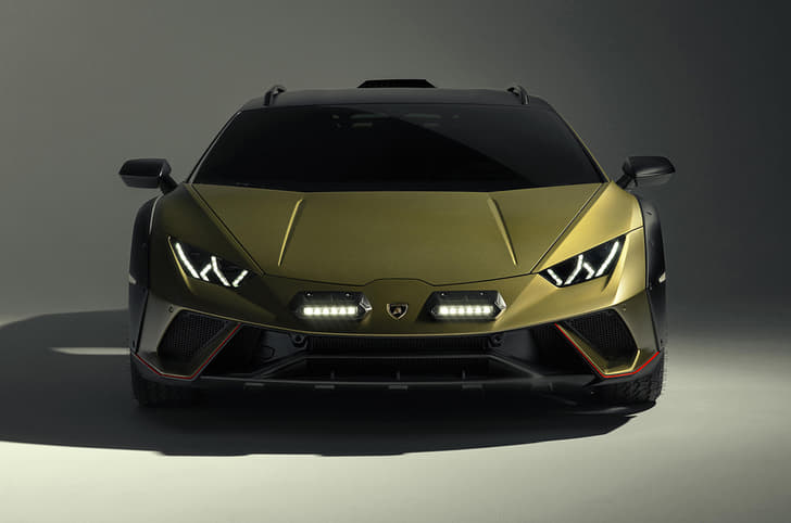 Lamborghini Huracan Sterrato front