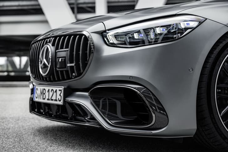 Mercedes-AMG S63 headlight