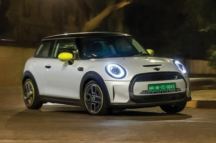 Mini Cooper SE (February 24) -
The electric Cooper SE is available in a single, fully-loaded variant and has a claimed range of up to 270km.
Mini Cooper SE (February 24) -
The electric Cooper SE is available in a single, fully-loaded variant and has a claimed range of up to 270km.