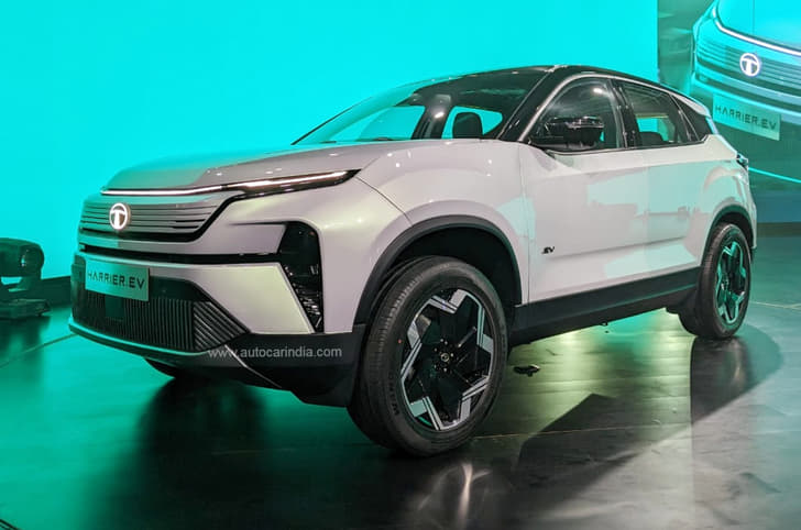 Tata Harrier EV front quarter