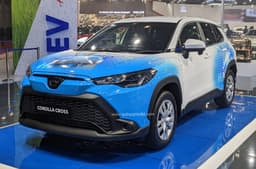 Toyota Corolla Cross front quarter