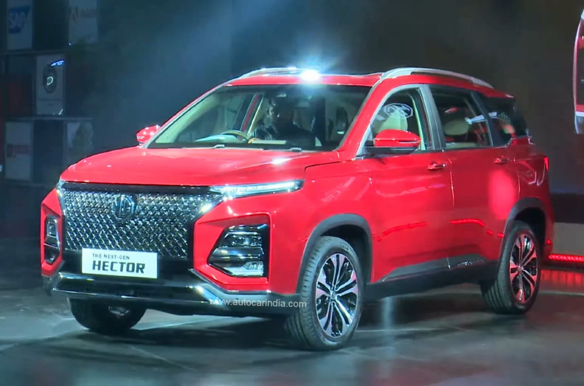 Maruti Hector facelift front quarter