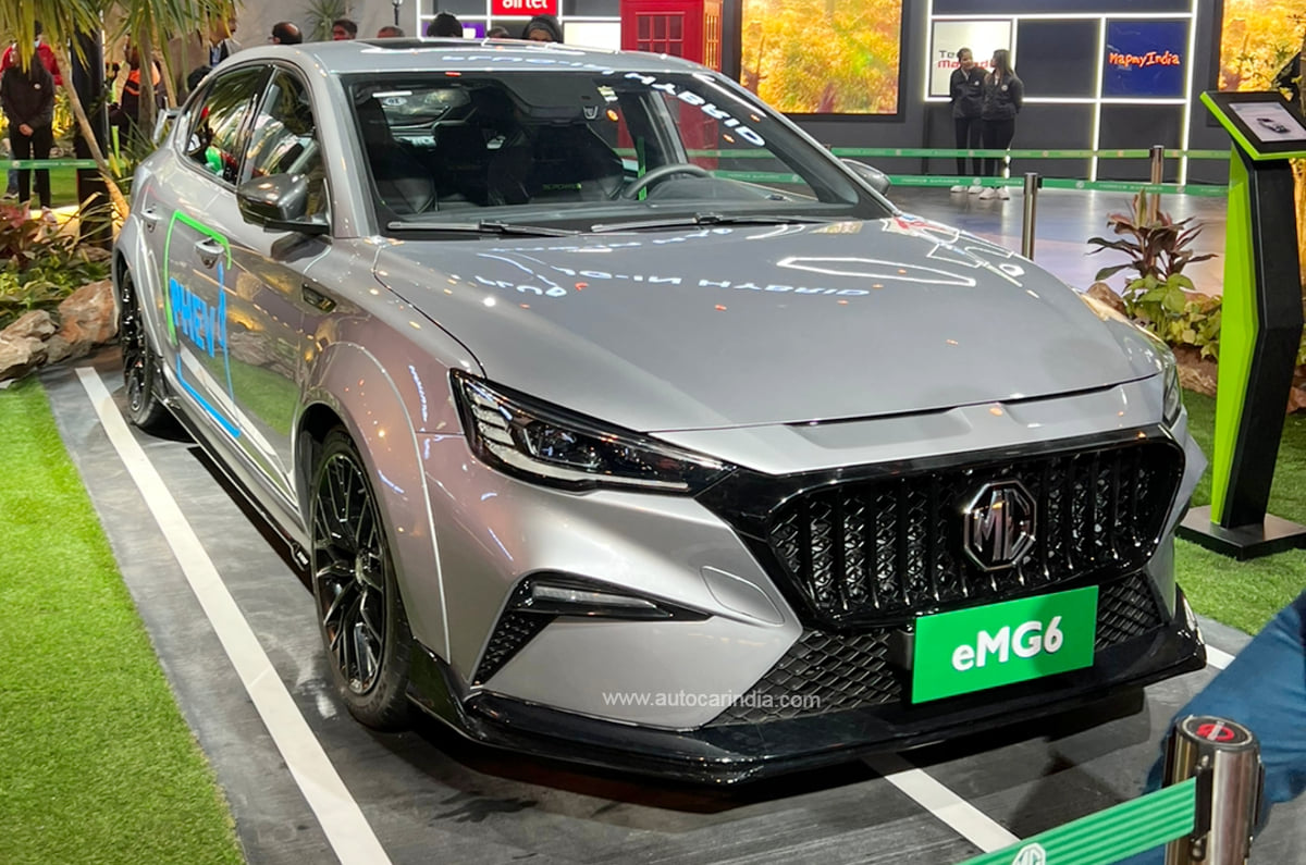 eMG6 sedan front quarter