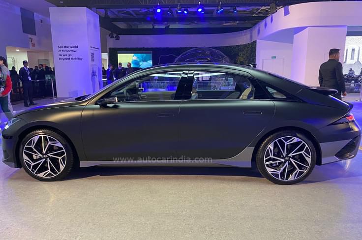 Ioniq 6 side Ioniq 6 side