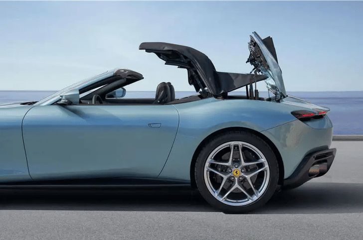 Ferrari Roma Spider roof opening