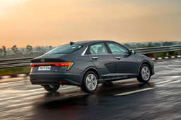 New Hyundai Verna rear tracking