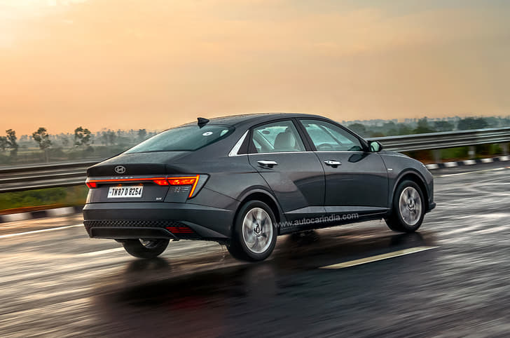 New Hyundai Verna rear tracking