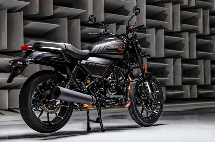 While there are a lot of other neat touches across the bike, the exhaust system comes across as rather simple and plain.