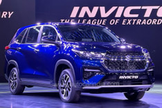 Maruti Suzuki Invicto image gallery