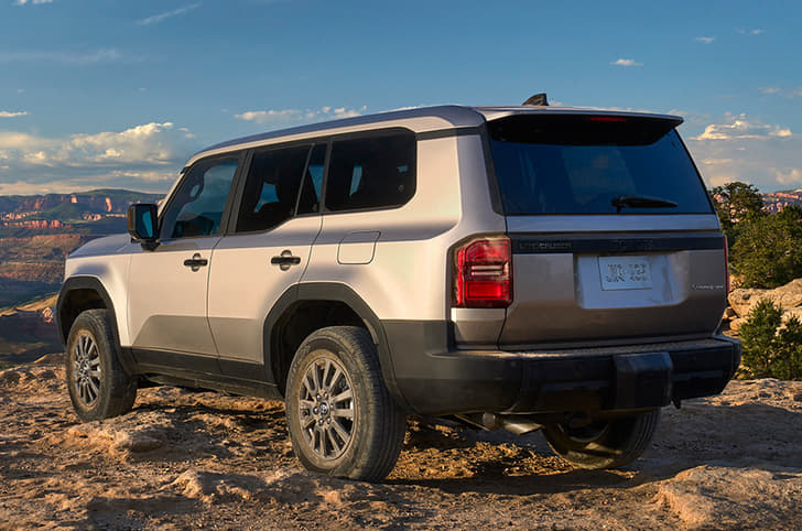 2023 Toyota Land Cruiser Prado image gallery