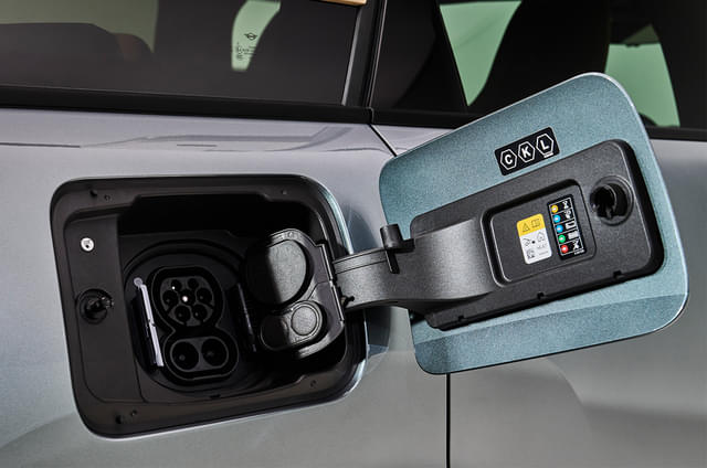 Charging Ports Image - 7232