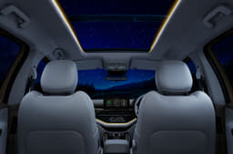 Tata Safari Accomplished trim - sunroof