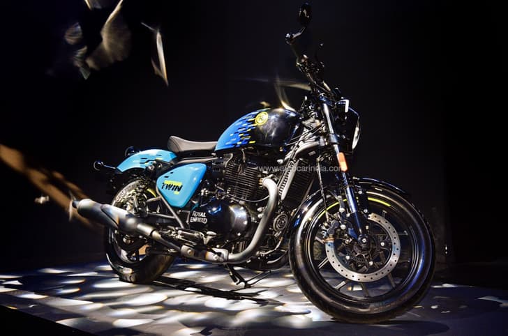 This factory custom has a special paint job and is limited to 25 units, each priced at Rs 4.25 lakh (ex-showroom).