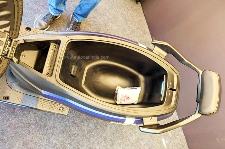The Rizta gets a 34 litre underseat storage compartment and an optional 22 litre frunk. The Rizta gets a 34 litre underseat storage compartment and an optional 22 litre frunk.