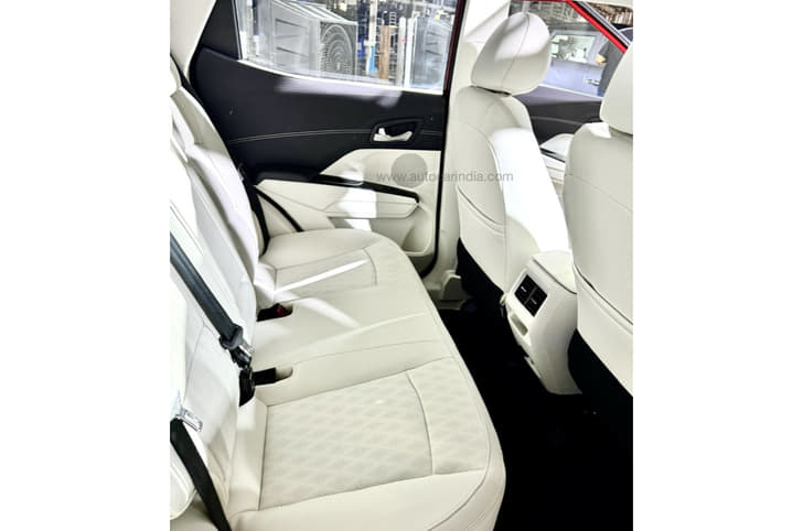 Mahindra XUV 3XO Image Gallery 