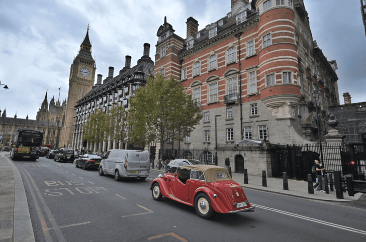 Feels like home, Lalpari in London.