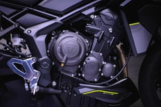 Triumph Tiger Sport 800 image gallery