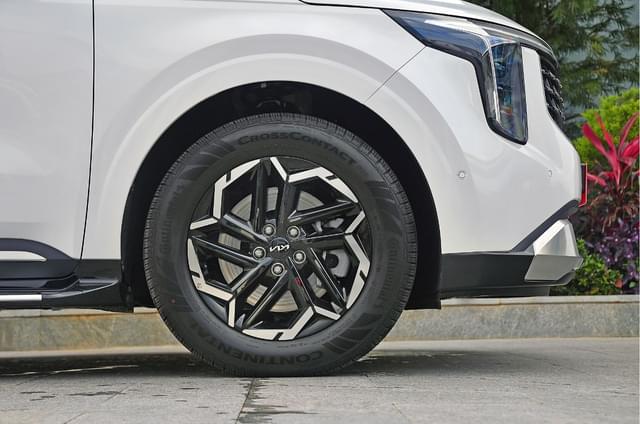 Alloy Wheels Image - 4645